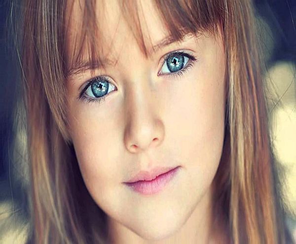beautiful-blue-eyes-small-girls-hd-