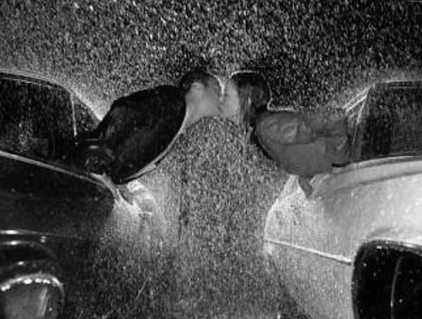Love Is In The Air! The Week From 18th To 25th May. kiss rain1