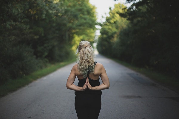 How to Maintain Your Yoga Practice While You Travel