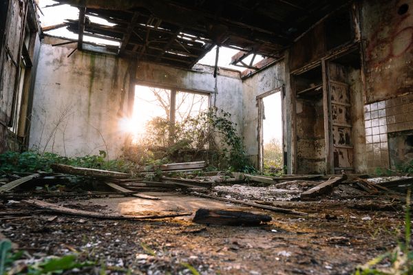 Xiaera: Structures And Systems Are Crumbling Xiaera: Structures And Systems Are Crumbling