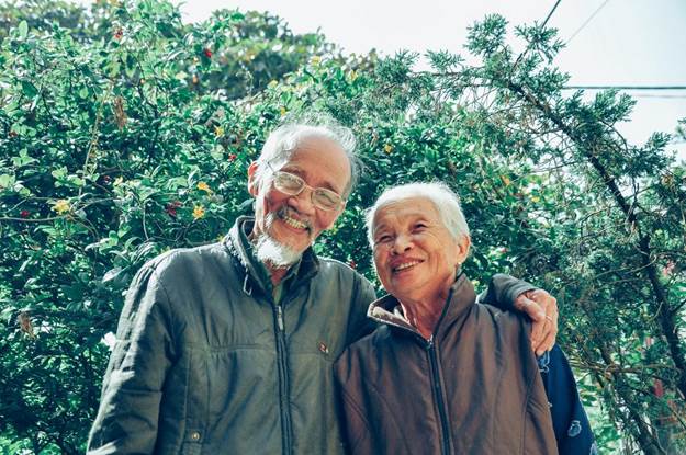How to Harness Nature's Healing Power with Your Elderly Loved Ones