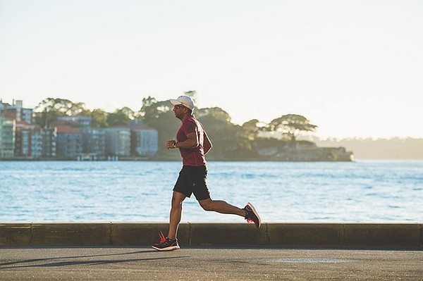 3 Ways Mindful Jogging Makes You Calmer and Happier