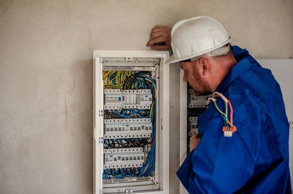 How To Find the Right Electrician to Satisfy Your Requirements
