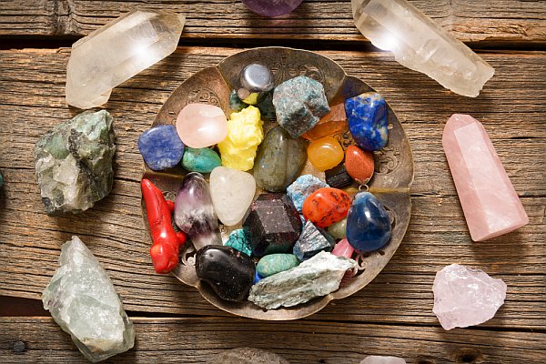 5 Essential Healing Crystals to Shop Right Now