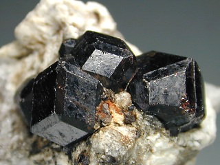 andradite_melanite