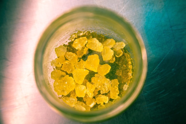 How Important is it to Buy Shatter From a Top Shatter Store?