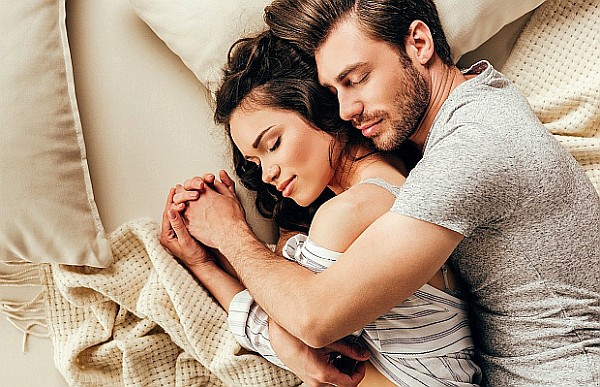 Couples Who Cuddle Sleep Better Couples Who Cuddle Sleep Better