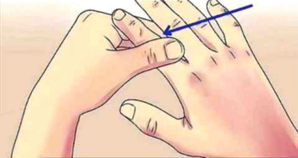 The Health Benefits Of Rubbing A Certain Finger For 60 Seconds - Japanese Healing Method rubbing fingers