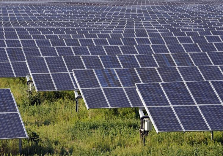 green-energy-solar-farm