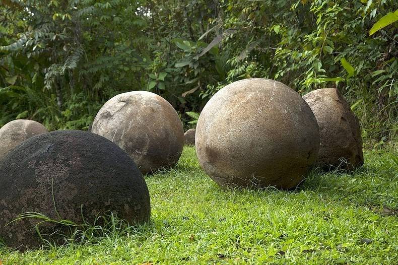 costa rica stone spheres 1