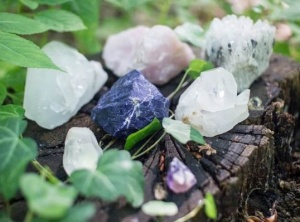 How to Promote Your Wellness with Healing Crystals