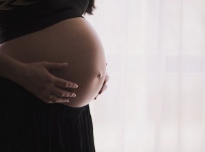 Is CBD Oil Consumption Safe for a Pregnant Woman?