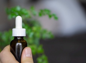 7 Best Hemp Oils and How to Choose the Right One for You