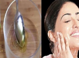 Add 1 Spoon Of Honey In Water While Washing Your Face In Morning To Look Younger