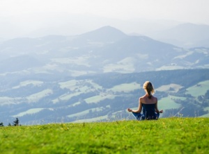6 Ways Meditation Can Help Us Navigate Our Crazy Modern Life