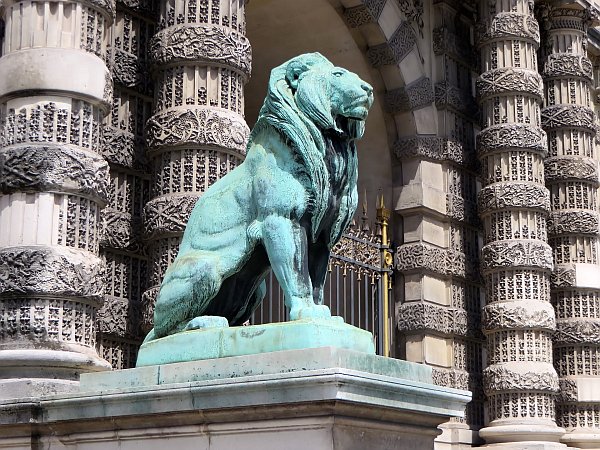 The Lion’s Gate and the Seven Sacred Seals