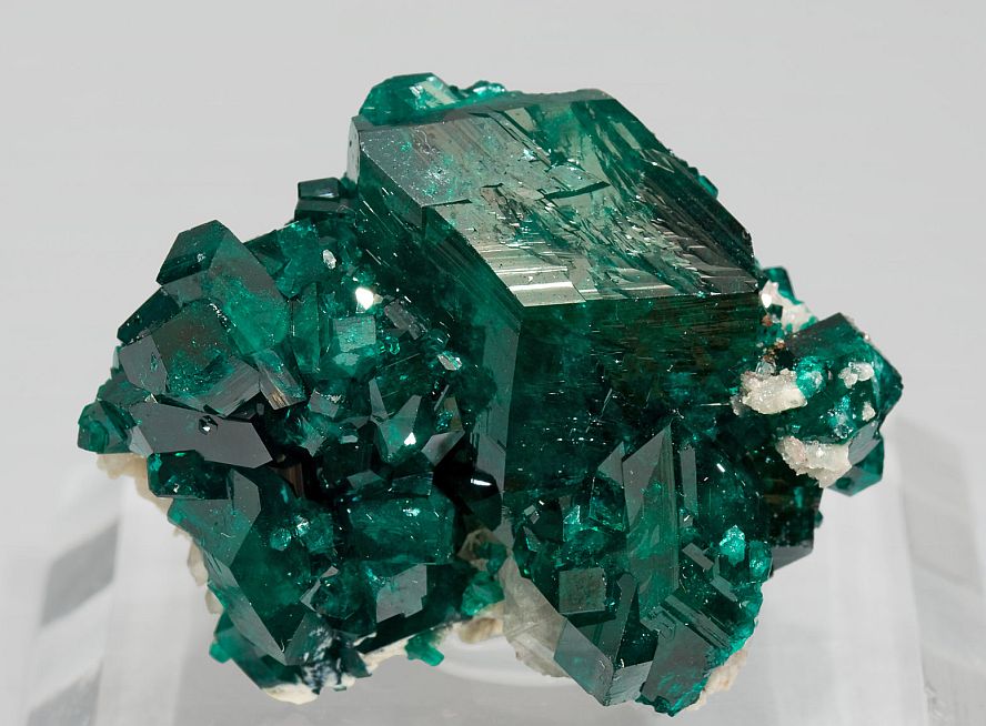 Emotional Clearing Ritual with Crystals dioptase