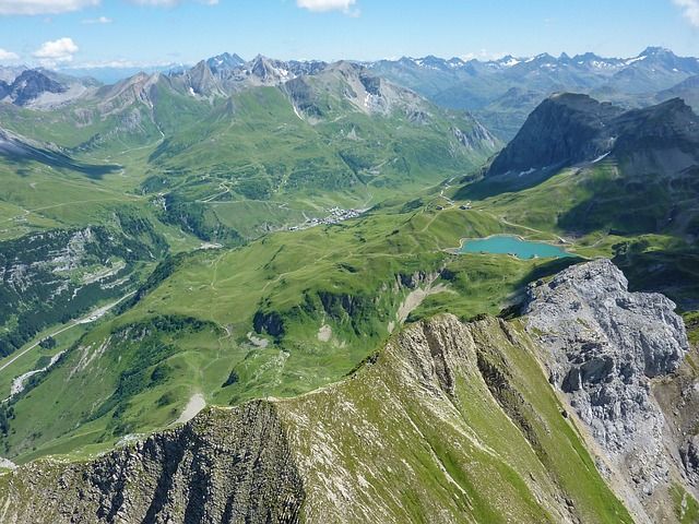 aerial-mountain-views