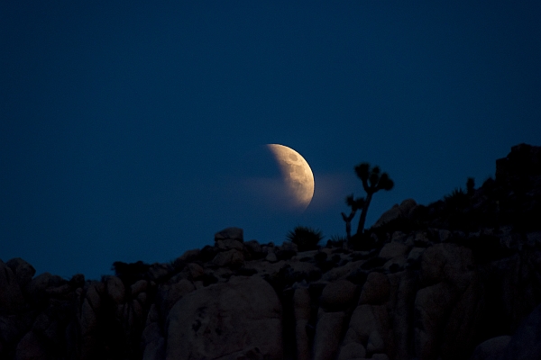 super blood moon; lunar eclipse of full moon