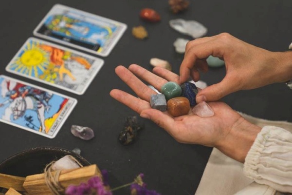 How to Promote Your Wellness with Healing Crystals