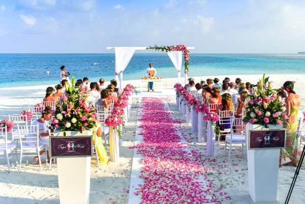 Keeping the Outdoors Clean; Keeping our Minds Clear Planning a Wedding to Suit Your Alternative Lifestyle