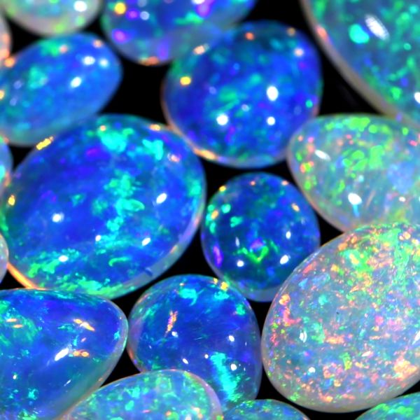 Australian Opals and Their Mystical Light: Spotlight on Crystal Opals Australian Opals and Their Mystical Light: Spotlight on Crystal Opals
