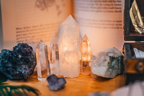 10 Effective Crystals for Self-Care in The Time of Quarantine