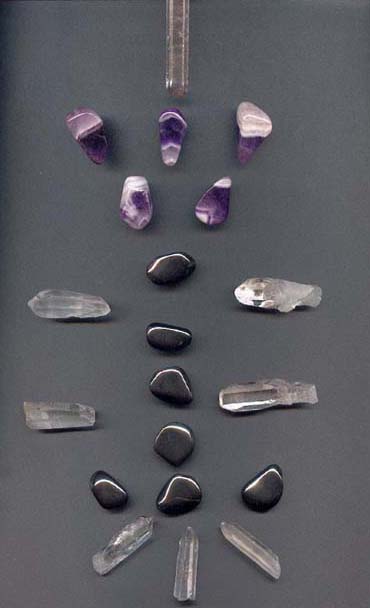 Amethyst_and_Hematite_Crystal_Gem_Grid