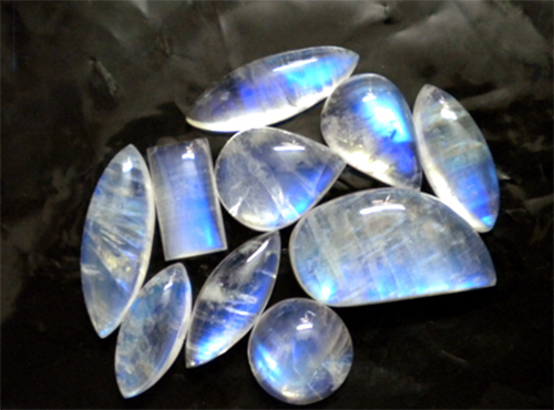 Moonstone: The Stone of Emotional Balance Moonstone: The Stone of Emotional Balance