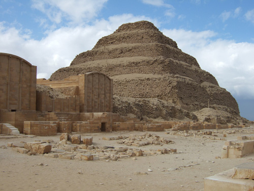 saqqara_step_pyramid