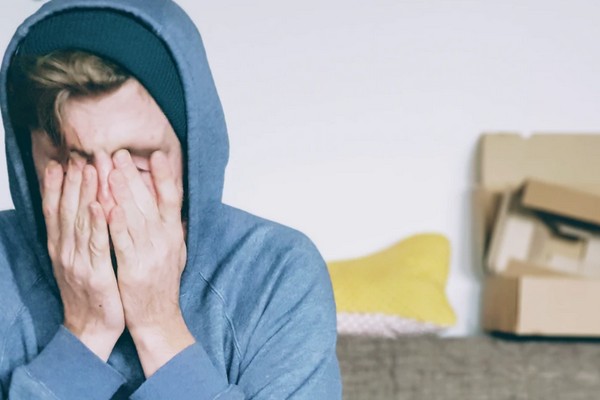 Loneliness can lead to stress. Loneliness can lead to stress.