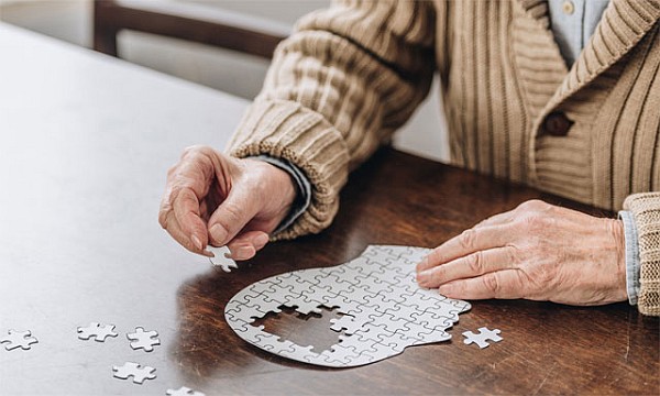 How to Raise or Lower Your Dementia Risk Through Diet How to Raise or Lower Your Dementia Risk Through Diet