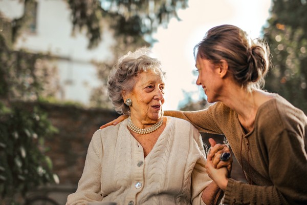 What Does It Mean to Age Gracefully (Mentally, Physically, & Emotionally) What Does It Mean to Age Gracefully (Mentally, Physically, & Emotionally)