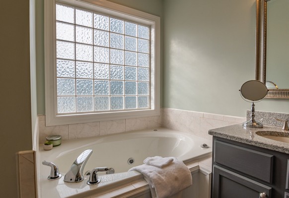5 Stunning Bathroom Decor Ideas for a Boho-Chic Vibe 5 Stunning Bathroom Decor Ideas for a Boho-Chic Vibe