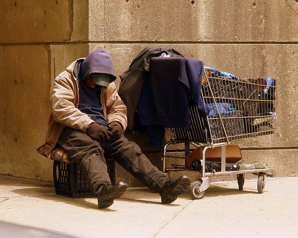 Mom Buys Homeless Man Breakfast, Then He Slips Her A Note With A Shocking Confession homeless-man