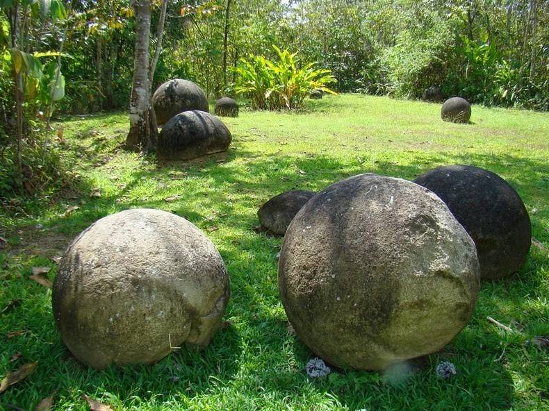 costa rica stone spheres 4