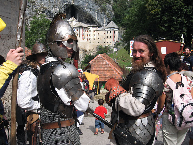 predjama-castle