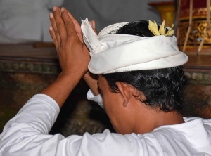 Do You Pray? Here’s Why You Shouldn’t