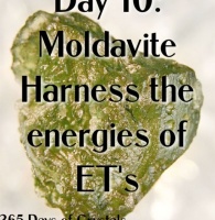 365 Days of Crystals - Day 10: Moldavite