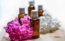 3 Essential Oil Recipes For Calm, Focus, & Clearing