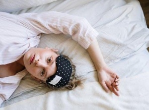 How To Treat Insomnia Using CBD Herbs And Supplements